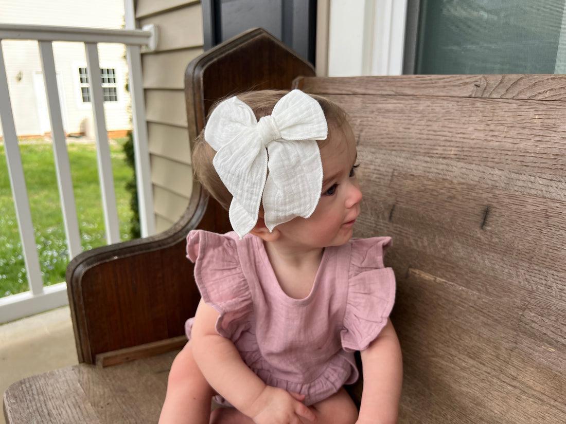 Baby Bows: The Perfect Accessory for Your Little Fashionista